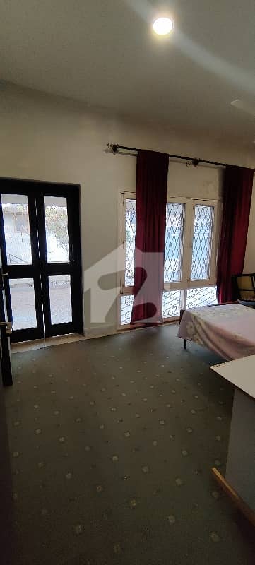 F-7 Furnished Single Room F-7 Furnished Single Room
