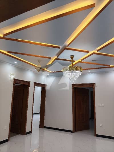 جی ۔ 14/4 جی ۔ 14,اسلام آباد میں 5 کمروں کا 8 مرلہ مکان 6.9 کروڑ میں برائے فروخت۔