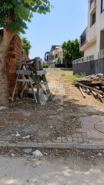 10 Marla Plot For Sale | Ideal Location | Best Investment Opportunity