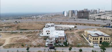 1000 Sq Yd Boulevard Category Plot For Sale Precinct-7 near Bahria Heights. Prime Location | Ideal for Residence or Investment. Just 5 Mins Drive from Main Gate | Near Park, Mosque, Schools, Midway Commercial & Bahria Heights.
