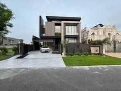 1 KANAL BRAND NEW LUXRY HOUSE FOR RENT NEAR TO DEFFENCE RAYA HOT LACTION IN DHA