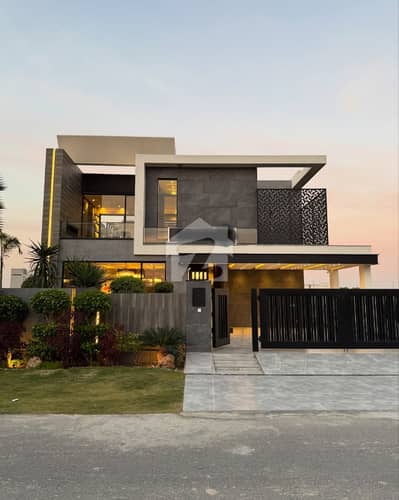 1 Kanal luxury house available for rent