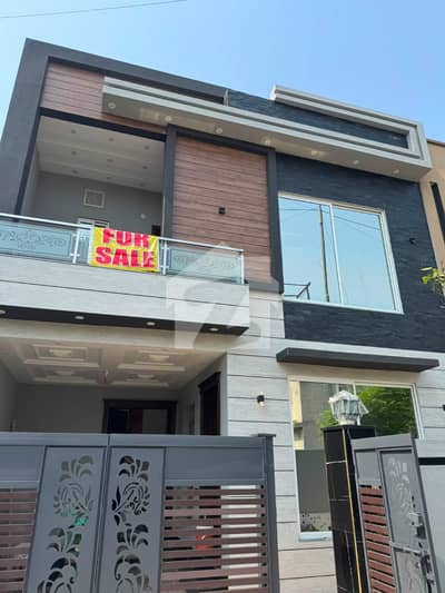 Prime Location 5 Marla Full House for Sale in Crystal Block, Park View City, Lahore