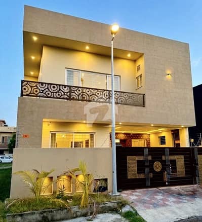 7 Marla Luxury House Available For Sale