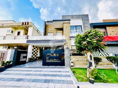 بحریہ ٹاؤن فیز 8 ۔ بلاک آئی بحریہ ٹاؤن فیز 8,بحریہ ٹاؤن راولپنڈی,راولپنڈی میں 5 کمروں کا 10 مرلہ مکان 4.5 کروڑ میں برائے فروخت۔