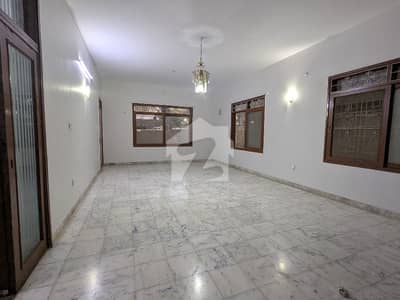 گلشنِ اقبال - بلاک 13 ڈی - 1 گلشنِ اقبال,گلشنِ اقبال ٹاؤن,کراچی میں 12 مرلہ Studio دفتر 1.2 لاکھ میں کرایہ پر دستیاب ہے۔