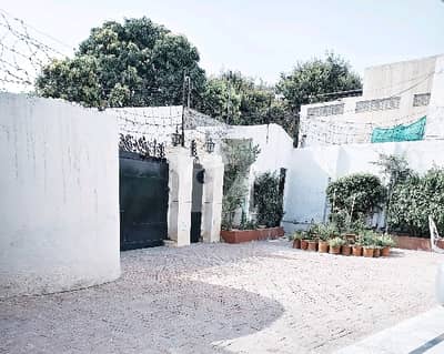 جیل روڈ ملتان میں 5 کمروں کا 1 کنال مکان 5.7 کروڑ میں برائے فروخت۔