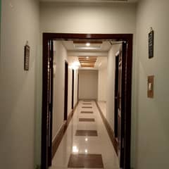 10 MARLA 3 BEDROOM APARTMENT AVAILABLE FOR SALE