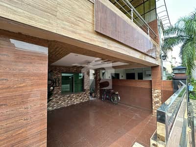 A House Of 10 Marla Available For Sale