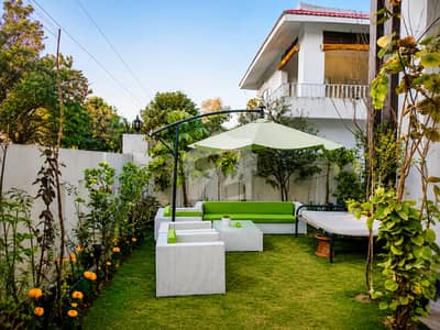 Good Livable House is for SALE in F-8 Islamabad