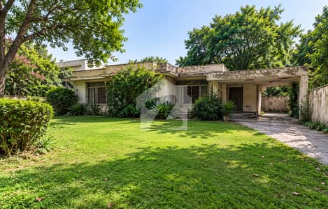 Old House! Build Your Dream Home in F-8
