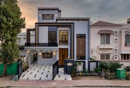 10 Marla Residential House For Sale In Jasmine Block, Nearby Commercial Market, School, Mosque And Health Care Canter