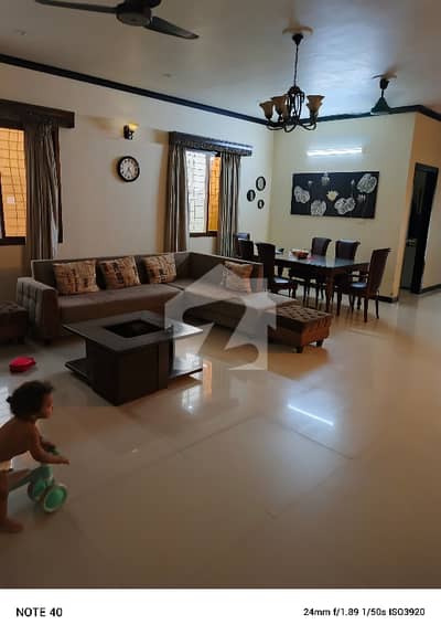 A Spacious 245 Square Yards House In Gulshan-e-Iqbal - Block 2