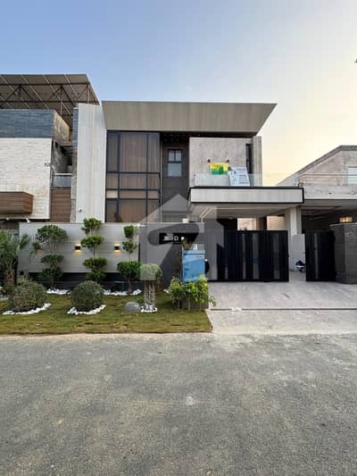10Marla Ultra Modern Design Fully Furnished House For Sale Near Lake City