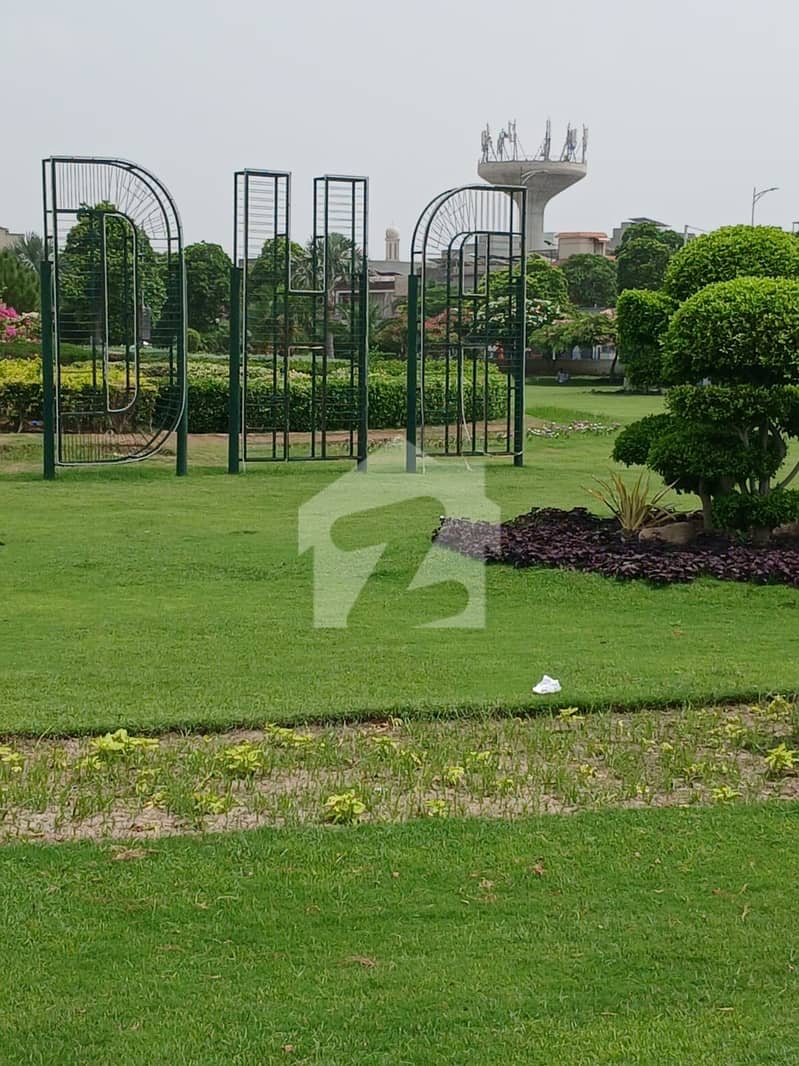 ڈی ایچ اے فیز9 پریزم ڈی ایچ اے ڈیفینس,لاہور میں 1 کنال رہائشی پلاٹ 2.75 کروڑ میں برائے فروخت۔ ڈی ایچ اے فیز9 پریزم ڈی ایچ اے ڈیفینس,لاہور میں 1 کنال رہائشی پلاٹ 2.75 کروڑ میں برائے فروخت۔