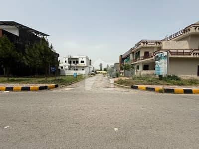 ایف ۔ 17 اسلام آباد میں 1 کنال رہائشی پلاٹ 1.66 کروڑ میں برائے فروخت۔