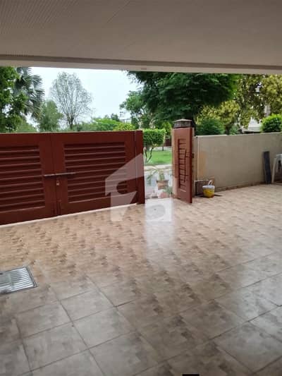 10 Marla Use House Available For Rent In Bahria Town