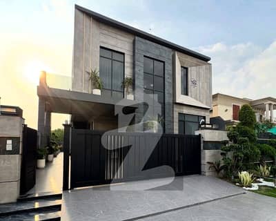 10 MARLA BRAND NEW HOUSE FOR SALE