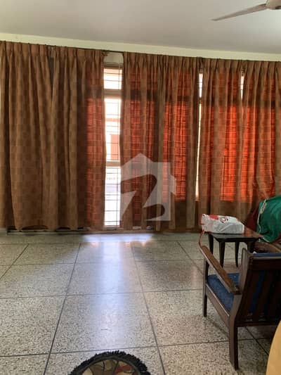 Askari 1 Second Floor Top Location Flat