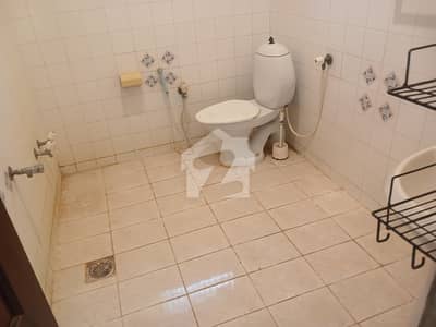 G-10/3 Size 500 Marble Flooring Upper Portion 3 Beds 3 Bath DD Lounges S. Gate Rent 125000 Real Pic
