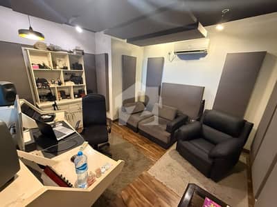 بخاری کمرشل ایریا ڈی ایچ اے فیز 6,ڈی ایچ اے ڈیفینس,کراچی میں 5 مرلہ Studio دفتر 1.75 لاکھ میں کرایہ پر دستیاب ہے۔