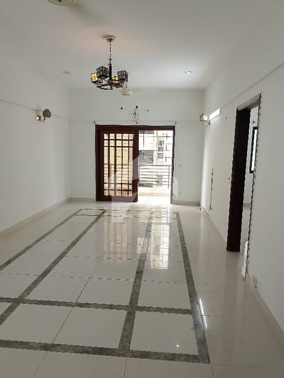 SPACIOUS 3 BED FLAT FOR SELL CLIFTON BLOCK 8