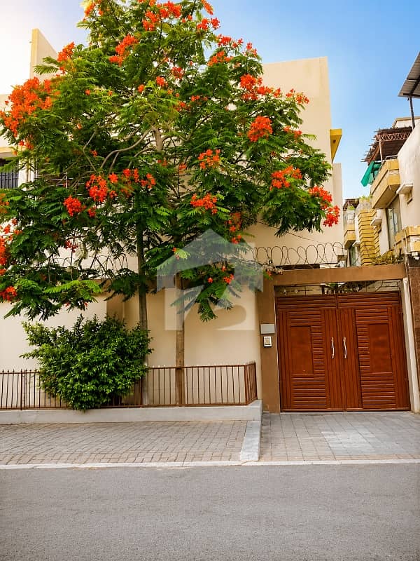 SILENT COMMERCIAL TOWNHOUSE FOR RENT SILENT COMMERCIAL TOWNHOUSE FOR RENT