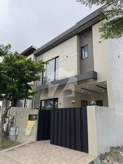 Facing Park 5 Marla Modern Style House For Sale Facing Park 5 Marla Modern Style House For Sale