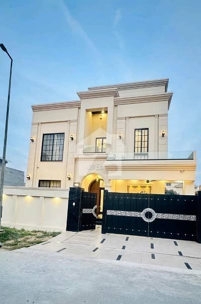 سٹی ہاؤسنگ سوسائٹی گوجرانوالہ میں 5 کمروں کا 10 مرلہ مکان 3.9 کروڑ میں برائے فروخت۔ سٹی ہاؤسنگ سوسائٹی گوجرانوالہ میں 5 کمروں کا 10 مرلہ مکان 3.9 کروڑ میں برائے فروخت۔