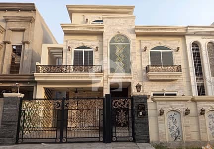 سٹی ہاؤسنگ سوسائٹی گوجرانوالہ میں 5 کمروں کا 10 مرلہ مکان 4.5 کروڑ میں برائے فروخت۔