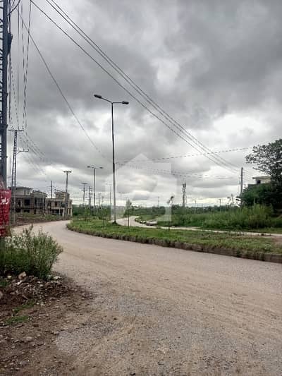 5 Marla plot for sale near to main Double road