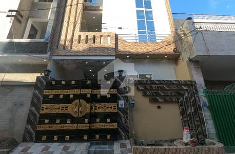 سمن آباد لاہور میں 4 کمروں کا 5 مرلہ مکان 2.95 کروڑ میں برائے فروخت۔