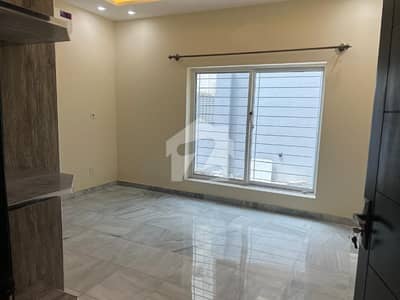 ایف ۔ 10 اسلام آباد میں 5 کمروں کا 1 کنال مکان 19.0 کروڑ میں برائے فروخت۔