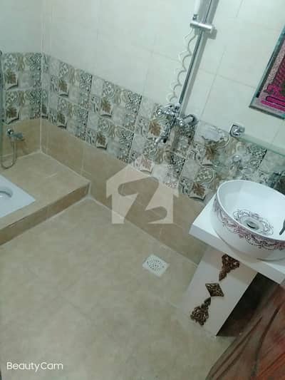 سبزہ زار سکیم لاہور میں 3 کمروں کا 3 مرلہ مکان 1.95 کروڑ میں برائے فروخت۔