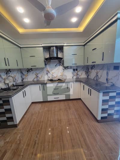 Apartment for Sale Clifton Block. 5 2nd floor without lift 3Bedrooms drawing tv lounge kitchen tiled flooring fully Renovated
