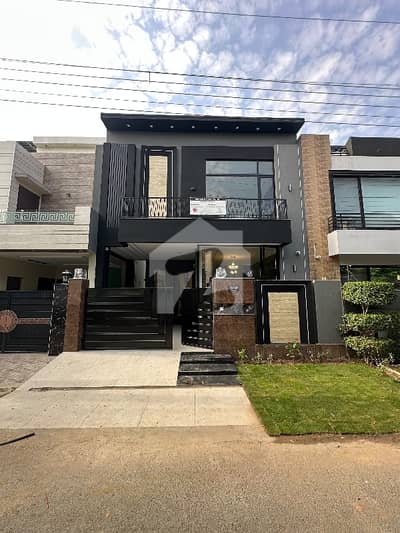 5 MARLA ULTRA MODERN DESIGN HOUSE FOR SALE IN DHA RAHBER