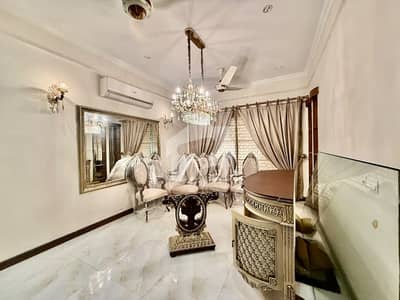 1 Kanal Slightly Used Beautiful Bungalow Is Available In DHA Phase V