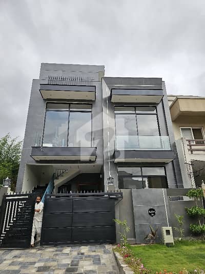 5 Marla House For Sale in G-14/4 Prime Location
