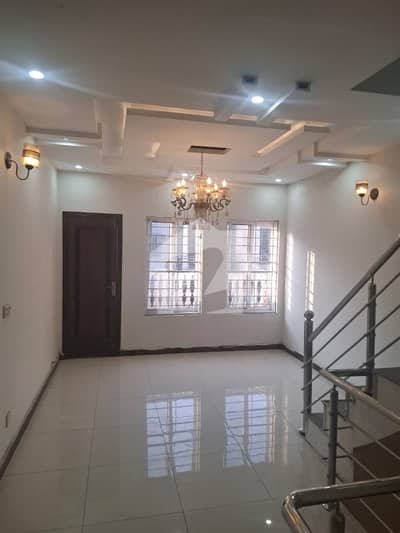 10 Marla Upper Portion For Rent In Wapda Town Pahse 1