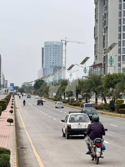 10 Marla Main Road Plot For Sale In F Block, Gulberg Residencia