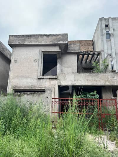 PHA officer residencia 8marla gray structure for sale