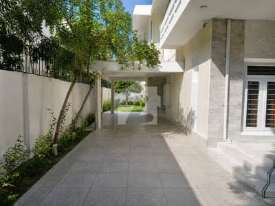 Elite Location 2 Kanal Demolishable House in E-7