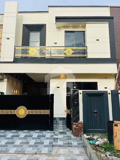 5 Marla Modern House for Sale | 4 Bedrooms | Semi-Furnished Master Bedroom | Prime Location 5 Marla Modern House for Sale | 4 Bedrooms | Semi-Furnished Master Bedroom | Prime Location