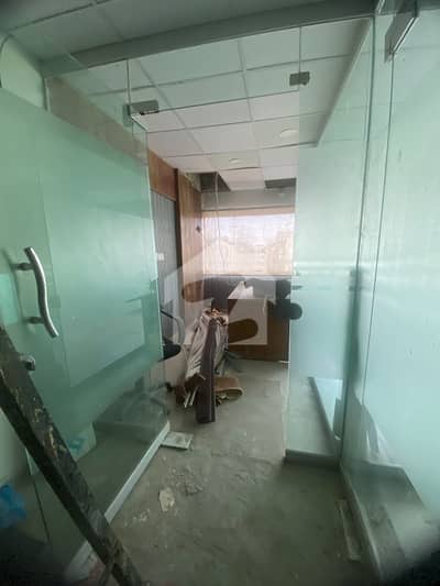 بخاری کمرشل ایریا ڈی ایچ اے فیز 6,ڈی ایچ اے ڈیفینس,کراچی میں 5 مرلہ Studio دفتر 1.6 لاکھ میں کرایہ پر دستیاب ہے۔