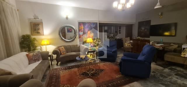 گلبرگ لاہور میں 3 کمروں کا 4 مرلہ مکان 1.55 کروڑ میں برائے فروخت۔