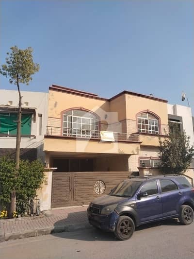 بحریہ ٹاؤن ۔ سفاری ولاز بحریہ ٹاؤن راولپنڈی,راولپنڈی میں 4 کمروں کا 8 مرلہ مکان 3.4 کروڑ میں برائے فروخت۔