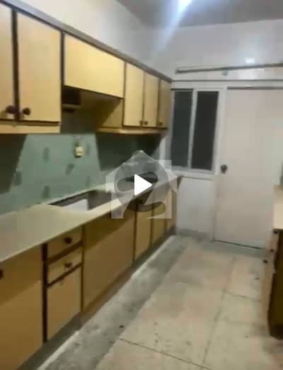 3BDD 1950 SQFT 4 FLOOR LEASE AIRPORT FACING. . .
