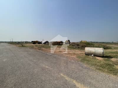 I-12/1 Plot available on 70 feet road size 30x60 investor price possession available