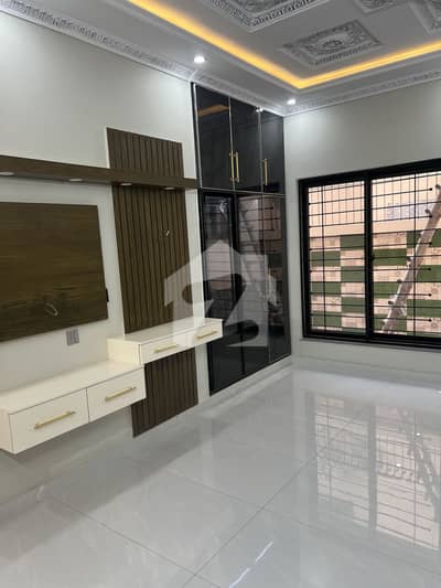 10 Marla Like Brand New House For Sale In Wapda Town