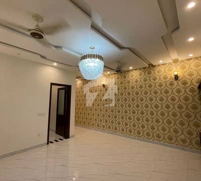 واپڈا ٹاؤن فیز 1 واپڈا ٹاؤن,لاہور میں 3 کمروں کا 1 کنال بالائی پورشن 90.0 ہزار میں کرایہ پر دستیاب ہے۔